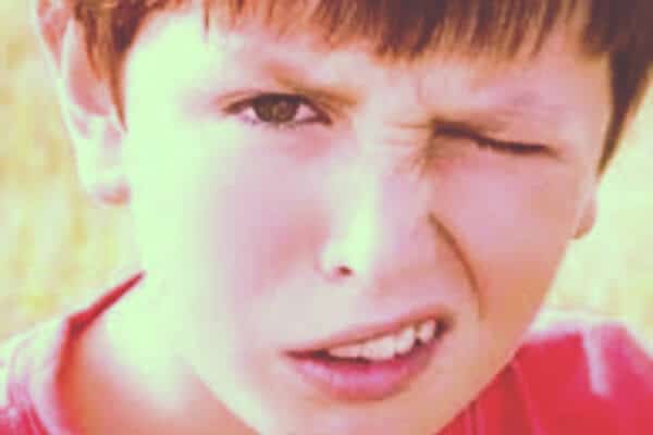 niño sindrome tourette
